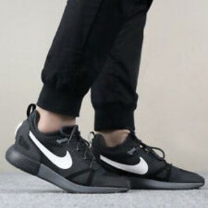 SIZE 9. Nike Duel Racer men's running athletic sneakers shoes.